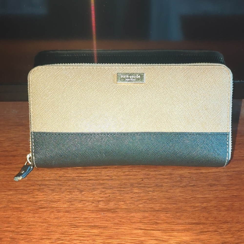 Kate Spade Laurel Way Leather Neda Continental Wallet - Warm Beige / Black